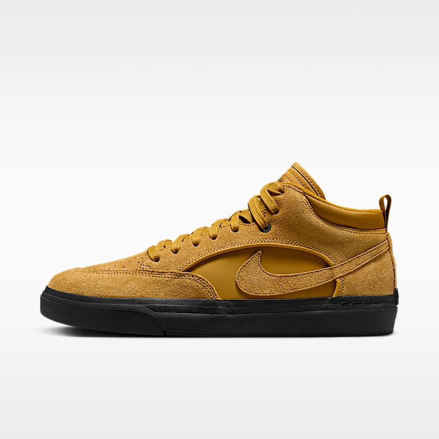 Nike SB Dunk Low Pro Skate Shoes. Nike RO